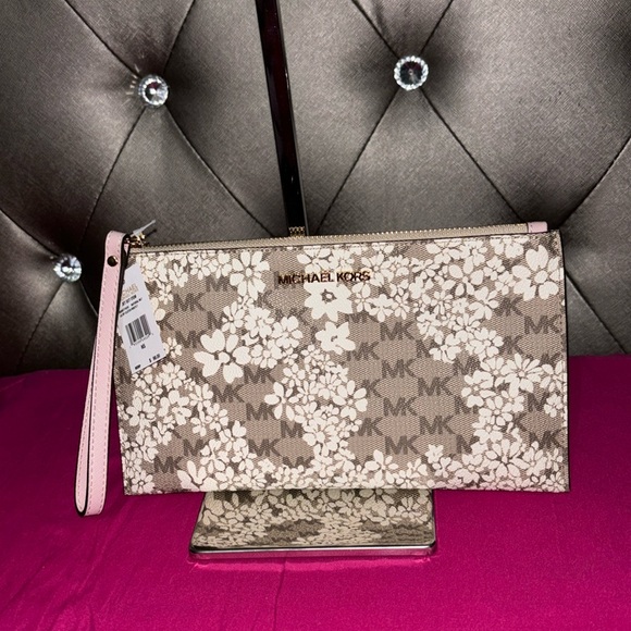 NWT Michael Kors LG Zip Clutch Wristlet Natural/Multi - Picture 1 of 6